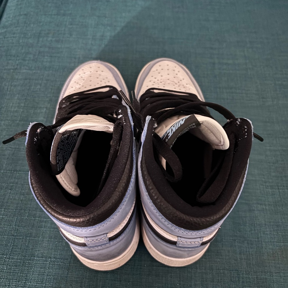 Jordan Kids Shoes in Light Blue and White - Picture 2 of 4